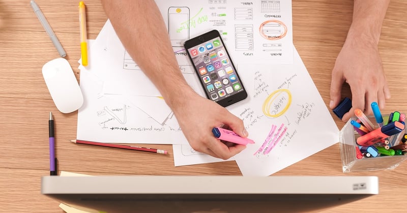 Éviter les erreurs juridiques courantes lors de la création d’entreprise : le guide essentiel